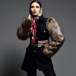 Abrigo azul marino de Guts & Love de la colección otoño/invierno 2018