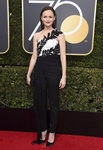 Alexis Bledel con un mono de Oscar de la Renta en los Globos de Oro 2018