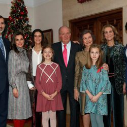Leonor y Sofía con vestidos de Nano en la fotografía oficial por el cumpleaños del rey Juan Carlos