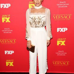 Lea Michele con un mono de Elisabetta Franch en el estreno de la nueva temporada de 'American Crime Story'