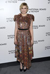 Greta Gerwig con un diseño de Gucci en los Premios de la Asociación de Críticos Norteamericanos