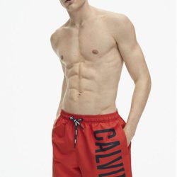 Bañador de hombre rojo de la colección spring 2018 de Calvin Klein