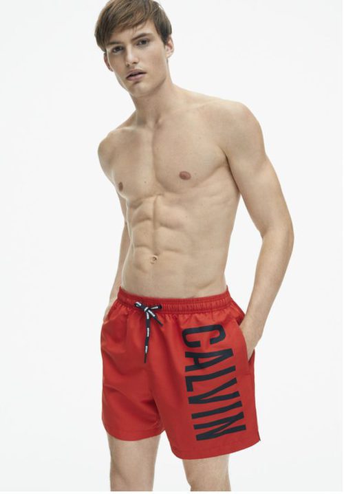 Bañador de hombre rojo de la colección spring 2018 de Calvin Klein