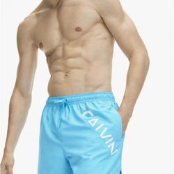 Bañador azul claro de hombre de la colección spring 2018 de Calvin Klein