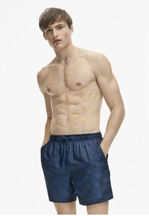 Bañador de hombre con estampado de la colección spring 2018 de Calvin Klein