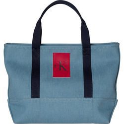 Bolso de mujer azul claro de la colección de accesorios spring 2018 de Calvin Klein