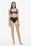 Conjunto de ropa interior femenina de encaje de la colección spring 2018 de Calvin Klein