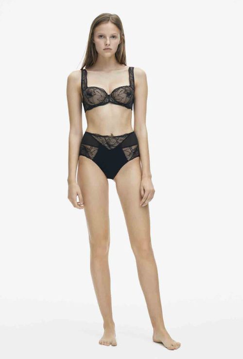 Conjunto de ropa interior femenina de encaje de la colección spring 2018 de Calvin Klein