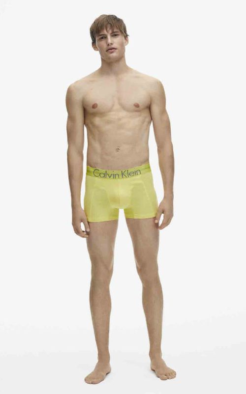 Boxer masculino en color amarillo de la colección spring 2018 de Calvin Klein