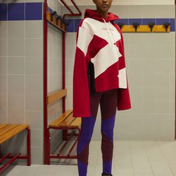 Sudadera roja, blanca y negra de la colección Damir Doma/Lotto otoño/invierno 2018