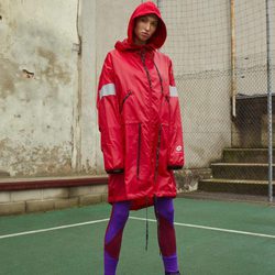 Chaqueta impermeable roja de la colección Damir Doma/Lotto otoño/invierno 2018
