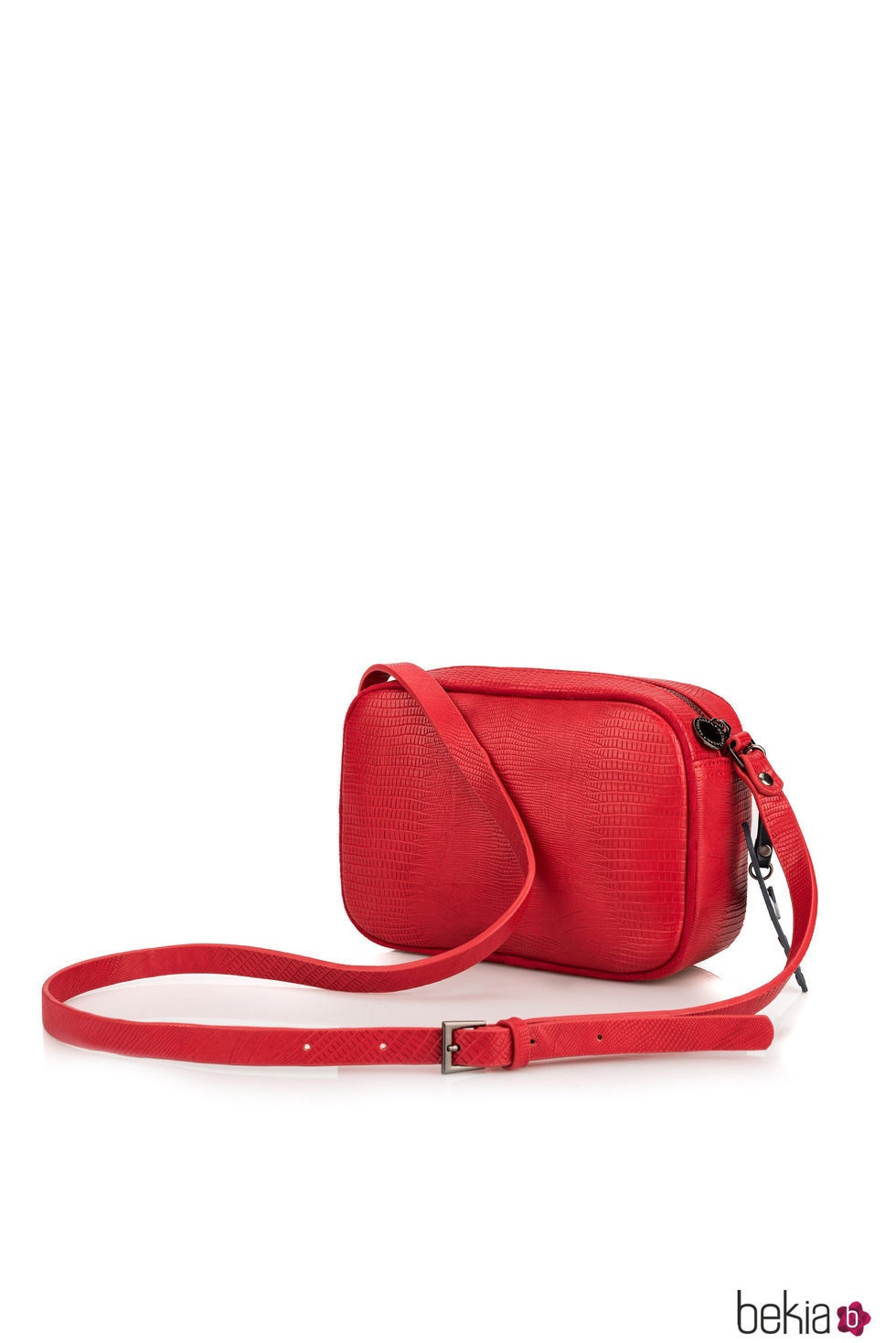 Bolso de color rojo de la colección de accesorios para la temporada de primavera/verano 2018 de Salsa
