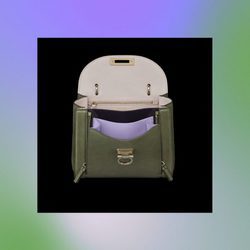 Frontal abierto de bolso verde de la colección Pre-Spring 2018 de Salvatore Ferragamo
