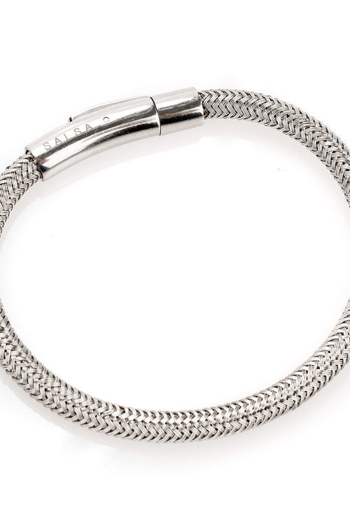 Pulsera gris claro de la colección de accesorios para la temporada de primavera/verano 2018 de Salsa