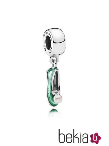 Colgante de zapato de Campanilla de la colección de 'Disney x Pandora' para San Valentín