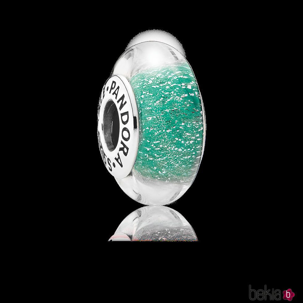 Charm Color de Ariel de la colección de 'Disney x Pandora' para San Valentín