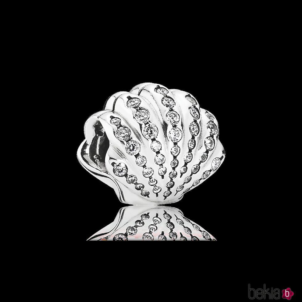 Charm Concha de Ariel de la colección de 'Disney x Pandora' para San Valentín