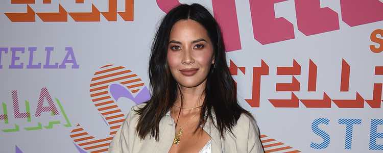 Olivia Munn con un dos piezas de Stella McCartney y bralette