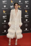 Nadia de Santiago con un vestido de botones y motas blancas en los premios Feroz 2018