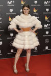 Ruth Llopis con un vestido de plumas en los premios Feroz 2018