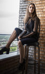 Vestido negro con mangas transparentes de la colección primavera/verano 2018 de Wolford