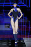 Traje de baño azul eléctrico de Andrés Sardá de la colección otoño/invierno 2018/2019 en la Madrid Fashion Week