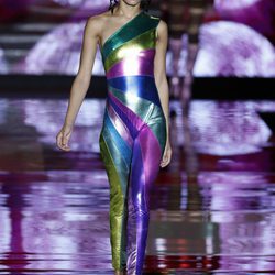 Mono plateado multicolor de Andrés Sardá de la colección otoño/invierno 2018/2019 en la Madrid Fashion Week