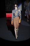Falda naranja de cuadros Ana Locking otoño/invierno 2018/2019 en la Madrid Fashion Week