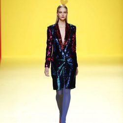 Vestido de sastrería de Ágatha Ruíz de la Prada otoño/invierno 2018/2019 en la Madrid Fashion Week