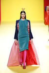 Vestido y abrigo de Ágatha Ruíz de la Prada otoño/invierno 2018/2019 en la Madrid Fashion Week