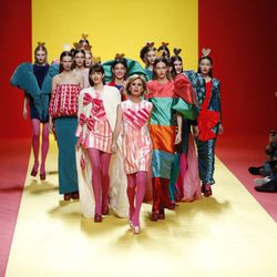 La diseñadora Ágatha Ruíz de la Prada en el desfile de su firma otoño/invierno 2018/2019 en la Madrid Fashion Week