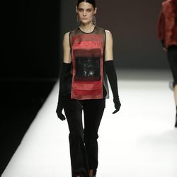 Camisa de varios tejidos de Ángel Schlesser otoño/invierno 2018/2019 en la Madrid Fashion Week