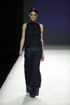 Vestido con plumas de Ángel Schlesser otoño/invierno 2018/2019 en la Madrid Fashion Week