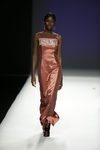 Vestido de noche de Ángel Schlesser otoño/invierno 2018/2019 en la Madrid Fashion Week