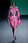 Cazadora oversized lentejuelas de Custo Barcelona colección otoño/invierno 2018/2019 para Madrid Fashion Week