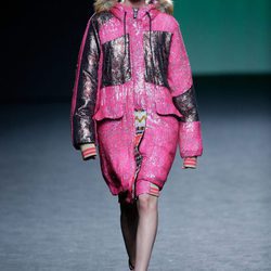 Cazadora oversized lentejuelas de Custo Barcelona colección otoño/invierno 2018/2019 para Madrid Fashion Week