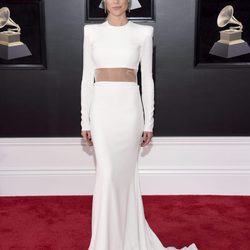 Kristin Cavallari con un traje blanco con transparencias