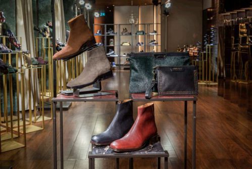 Zapatos y bolsos de la colección otoño/invierno 2017/2018 de hombre de Jimmy Choo