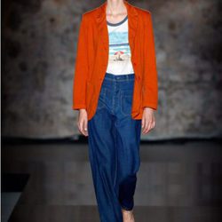 Pantalón vaquero y chaqueta naranja de Lebor Gabala de la temporada primavera/verano 2018