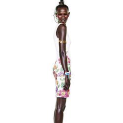 Vestido de tirantes blanco de la línea Bohemian Flowers de la colección 'Unexpected' de Desigual para la temporada primavera/verano 2018