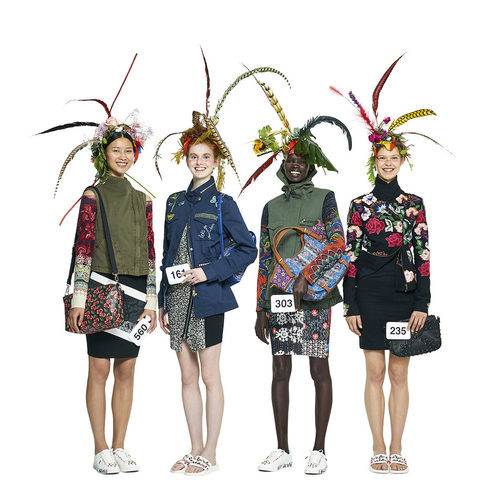 Conjunto de prendas de mujer de la línea Bohemian Flowers de la colección 'Unexpected' de Desigual para la temporada primavera/verano 2018