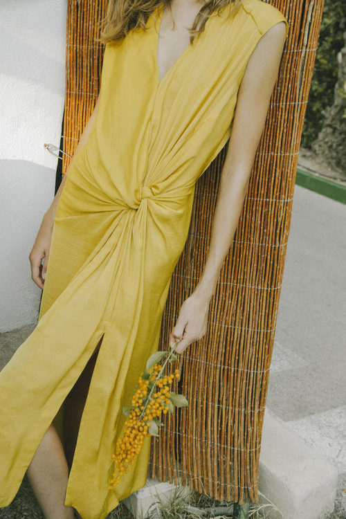 Vestido amarillo colección de Intropia de su temporada primavera/verano 2018