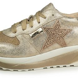 Sneaker de mujer dorado de la firma Lois temporada primavera/verano 2018