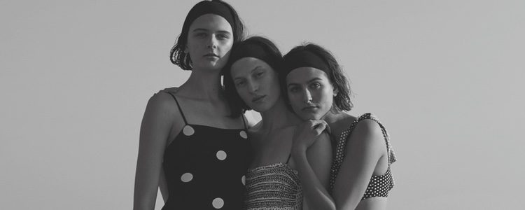 Bañadores de lunares de la colección Beachwear SS18 de Oysho