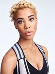 Top negro con detalles geométricos de la colección Athleisure primavera/verano 2018 de Swarovski
