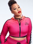 Chándal rosa y negro de la colección Athleisure primavera/verano 2018 de Swarovski
