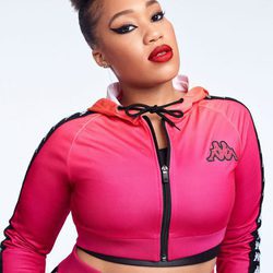 Chándal rosa y negro de la colección Athleisure primavera/verano 2018 de Swarovski
