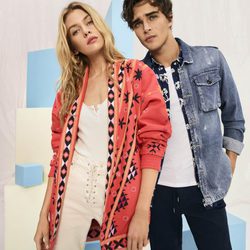 Stella Maxwell y Pepe Barroso Silva en la nueva campaña de Pepe Jeans 2018