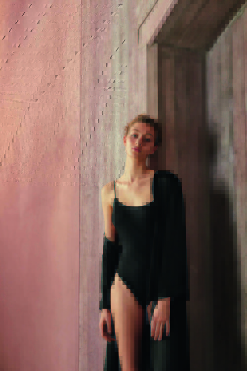 Body negro con la espalda cruzada de la colección de Oysho primavera/verano 2018