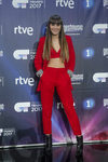 Aitana en la rueda de prensa del ganador de OT 2017 viste un traje rojo